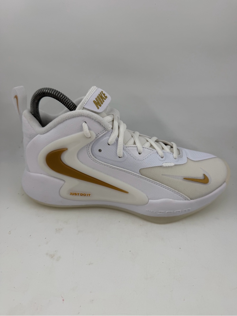 Nike Unisex Zoom Hyperset 2 -SZ 7.5- White Gold Volleyball Shoes Sneakers